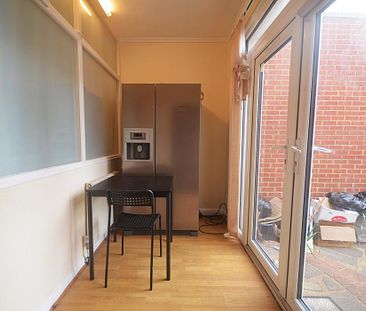 3 bedroom terraced house to rent - Photo 2