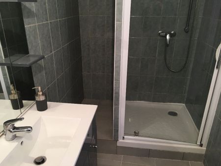 Location Appartement 2 pièces 45m² - Photo 2