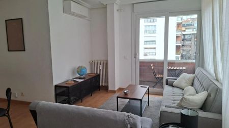 Piso de alquiler en Almagro - Photo 2