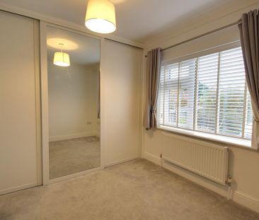 2 bedroom semi-detached bungalow to rent - Photo 3