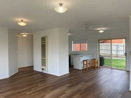 Spacious And Bright Unit! - Photo 2