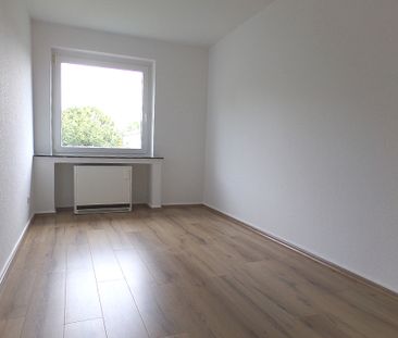 Auf geht´s, machen Sie Ihr Wohn-Paradise daraus… 3 Zimmer, 3 OG, Balkon und Keller - Photo 3