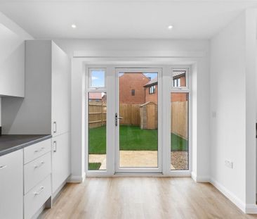3 bedroom semi-detached house to rent - Photo 6