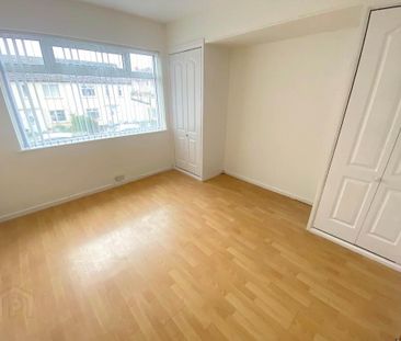 4 Downshire Park Central, Belfast, BT6 9JN - Photo 2