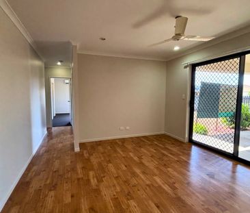 Welcome Home to the Northern Beaches! - Photo 2