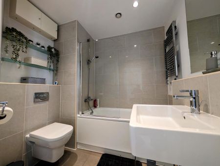 2 bedroom apartment to rent - Photo 2