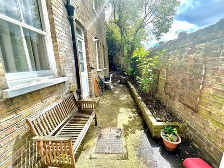 Studio to rent - Photo 5