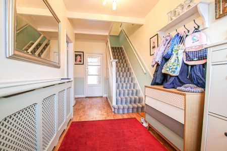 3 bedroom terraced house to rent - Photo 2