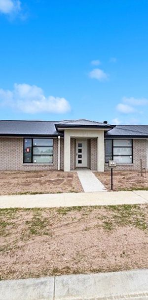 STUNNING NEW CONSTRUCTION IN PRIME SPOT - Photo 1