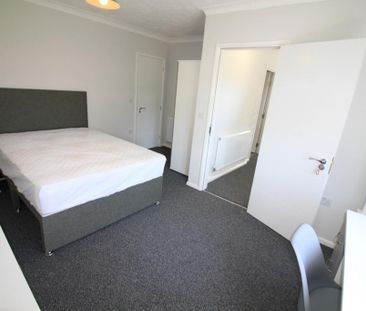 6 bedroom terraced house to rent - Photo 3