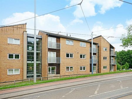 Flat to rent on - Photo 2