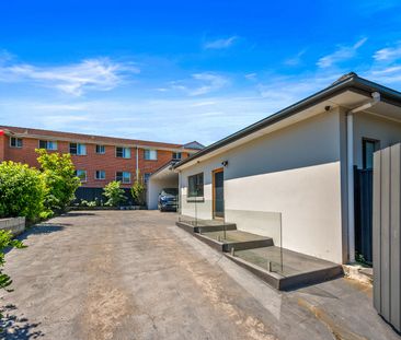 RENOVATED 4 BEDROOM FAMILY HOME 800M TO AUBURN STATION - Photo 5