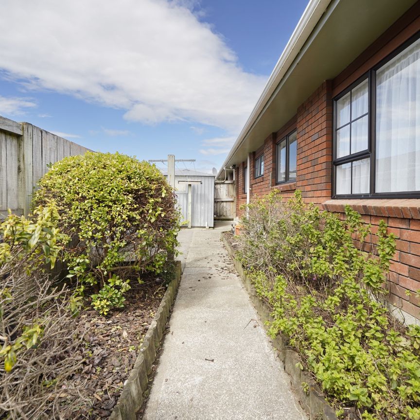110 Oxford St, Tawa - Photo 1