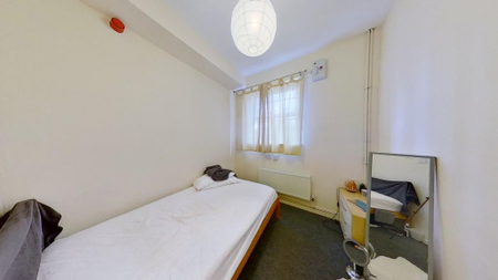 4 bedroom ground floor flat to rent - Photo 3