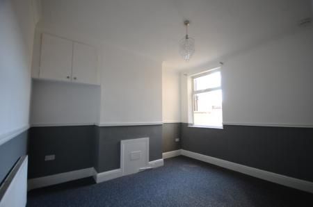 3 bedroom Terraced House To Let - Photo 3