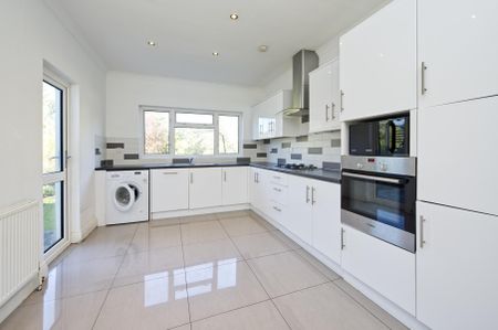 Pyecombe Corner, London, N12 - Photo 4