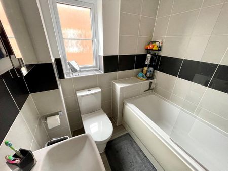 2 bedroom terraced house to rent - Photo 3