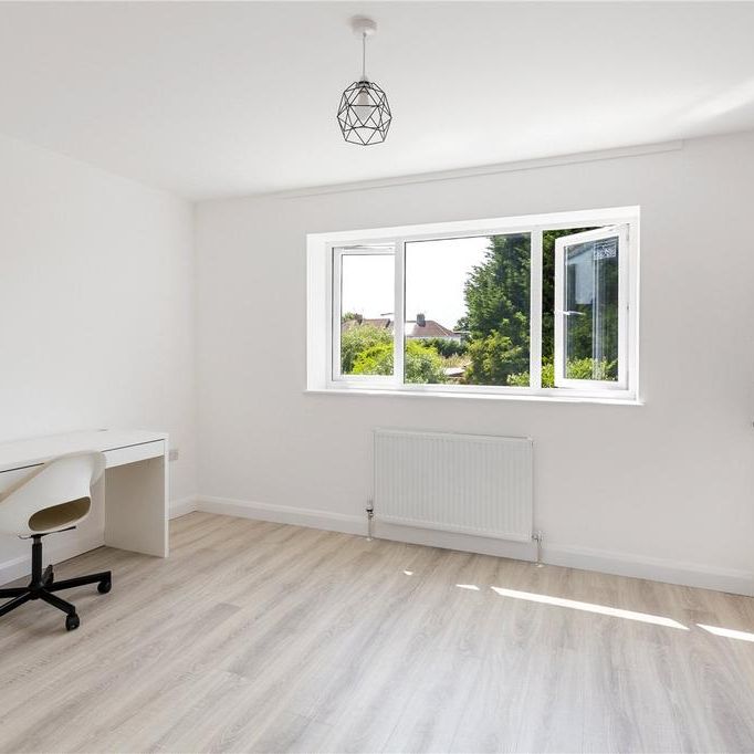 6 bedroom detached house to rent - Photo 1