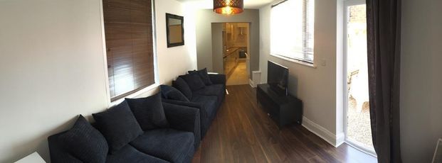 5 bedroom private hall to rent - Photo 1