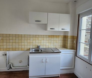 A LOUER - A SOURDEVAL (10min de VIRE) APPARTEMENT T2 EN PARFAIT ÉTAT - Photo 1