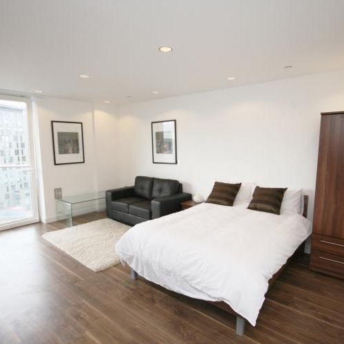 Studio to rent - Photo 1