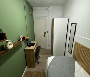 Carrer del Comte d'Urgell, Barcelona, Catalonia 08011 - Photo 2