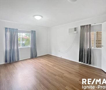 14 Winifred Street, North Booval QLD 4304 - Photo 5