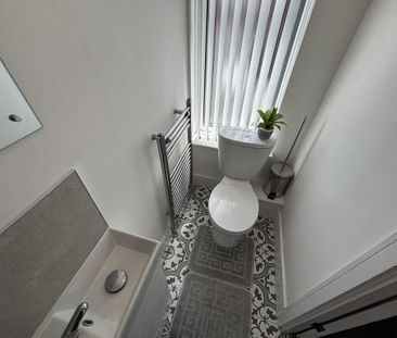 1 bedroom in a house share to rent - Photo 4