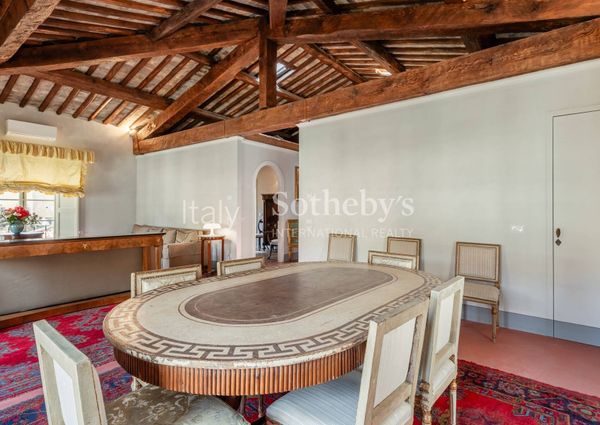 Elegant apartment in the historic centre of Lucca