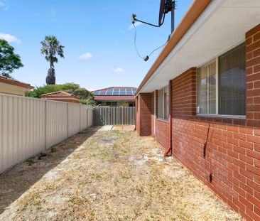 Perfectly Positioned Street Front Villa in Prime Location - Photo 6