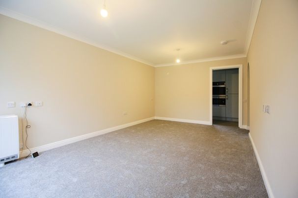 Vicarage Lane, Gresford - Photo 1