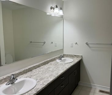 For Lease - 237 Shady Glen Crescent Unit# Main, Kitchener, Ontario - Photo 3