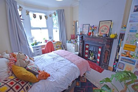 4 bedroom terraced house to rent - Photo 2