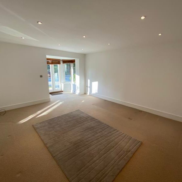 Cable House Court, Woking - 2 bedrooms Property for lettings - Seymours - Photo 1