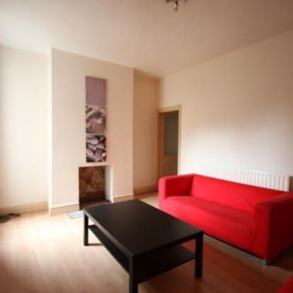 4 bedroom terraced house to rent - Photo 1