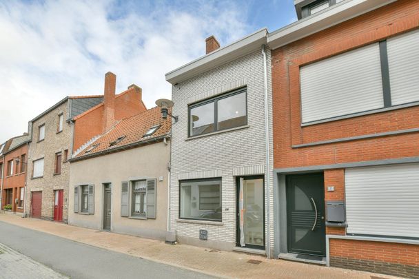 Vernieuwde woning te huur in Oudenburg met 3 slaapkamers - Photo 1