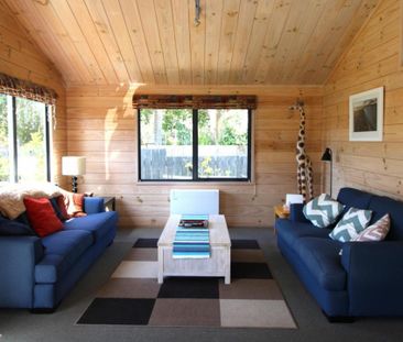 Kenwood Beach House - Photo 2