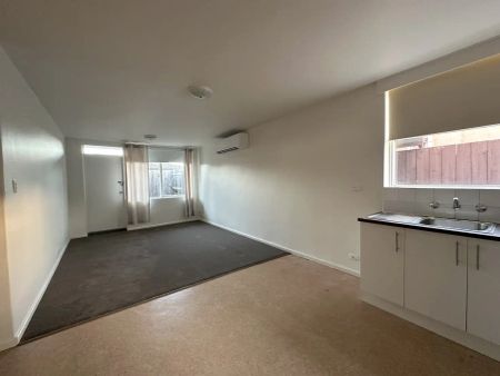 1/405 Nepean Highway, Mordialloc VIC 3195 - Photo 2