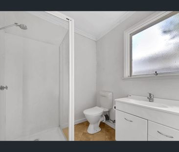 2/18 Bakewell Street, Herne Hill, Vic 3218 - Photo 2