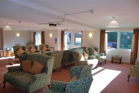 1 bedroom retirement property to rent - Photo 2