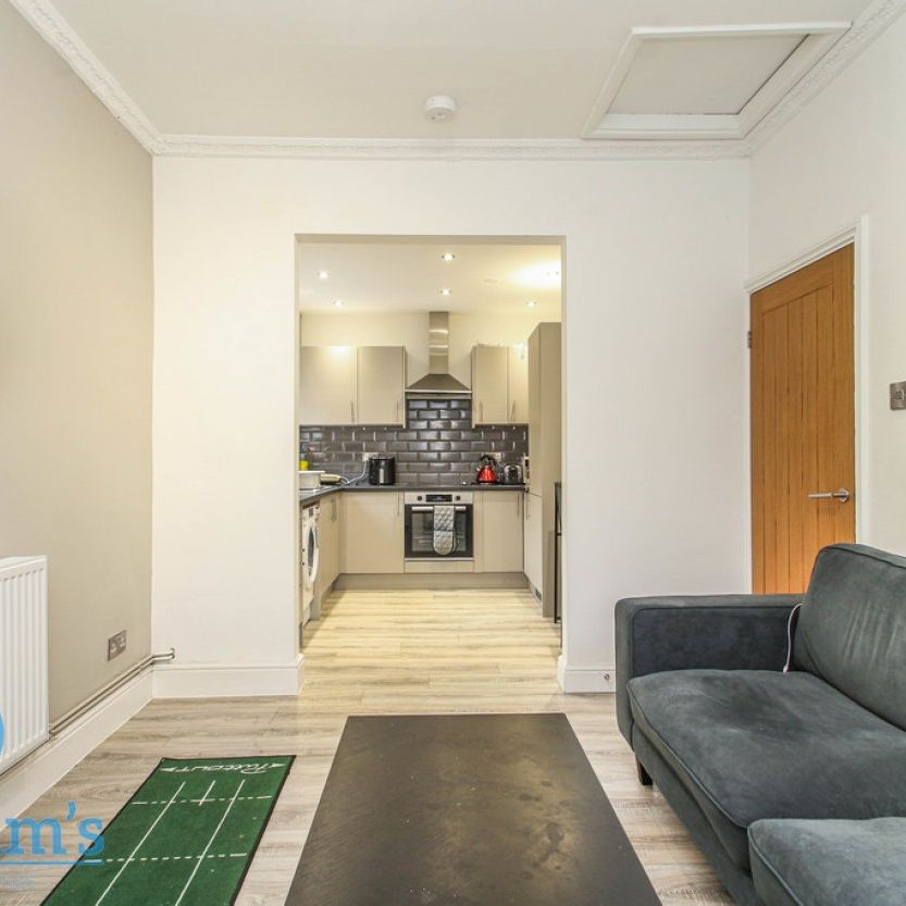 2 bed Apartment for Rent - Photo 1