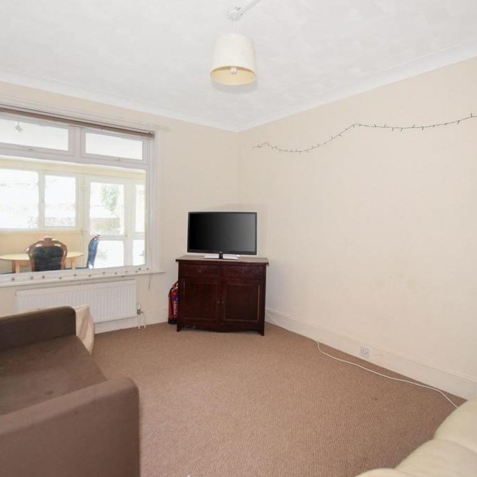 4 bedroom semi-detached house to rent - Photo 1
