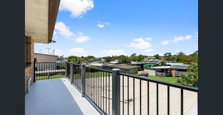 TRUE DUAL LIVING HOME - SPACE GALORE - Photo 4