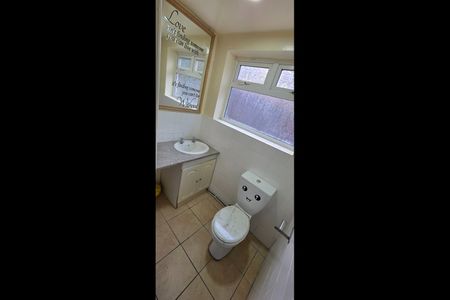 2 Bed Terraced House, Vernon Road, LE2 - Photo 2