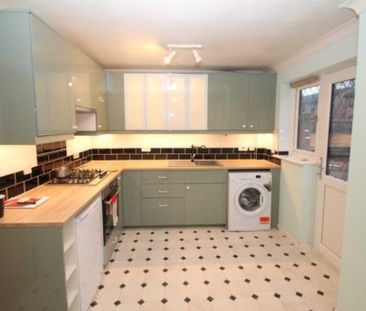 3 bed End Terrace House for rent - Photo 5