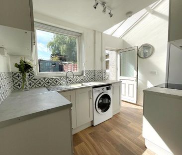 2 bedroom terraced house to rent - Photo 3