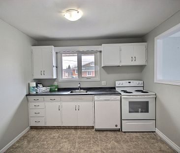 3 22, 8th Street, Moncton, NB, E1C 6K7, Canada - Photo 6