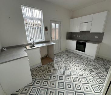 2 bedroom terraced house to rent - Photo 6