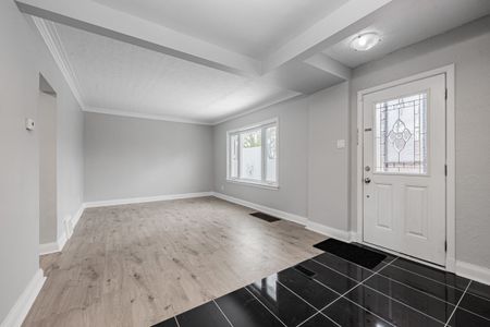 For Lease - 11 Dorine Crescent, Toronto, Ontario - Photo 2