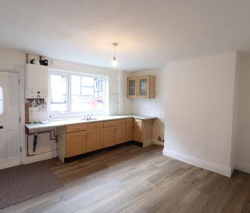 3 bedroom terraced house to rent - Photo 6